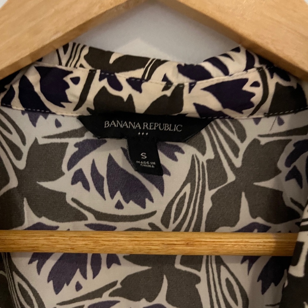 Banana Republic Wrap Top Size Small - Picture 5 of 15